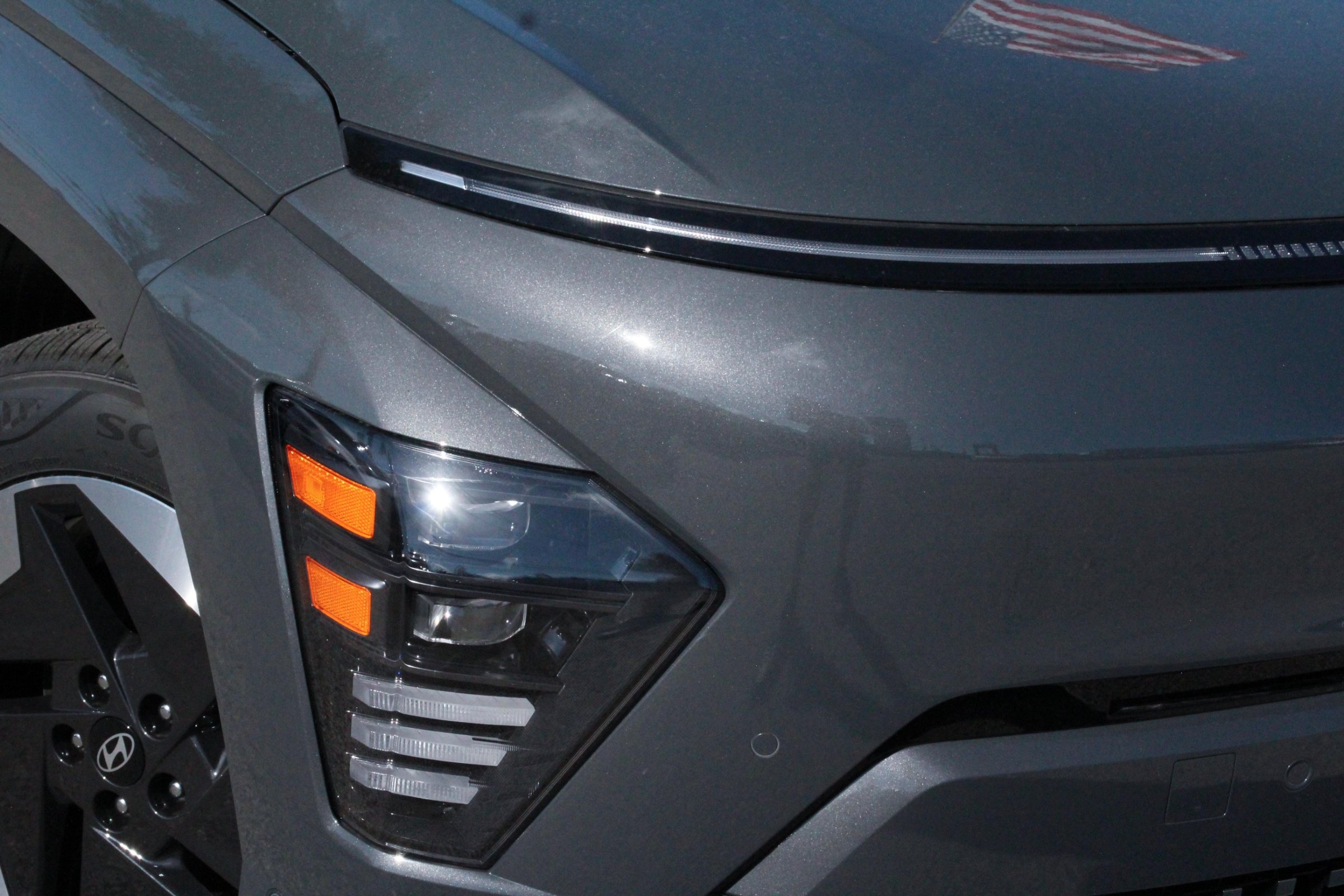 2025 Hyundai Kona Electric Limited photo 3