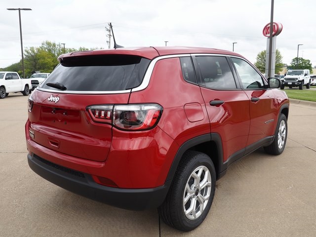 2025 Jeep Compass Sport photo 4