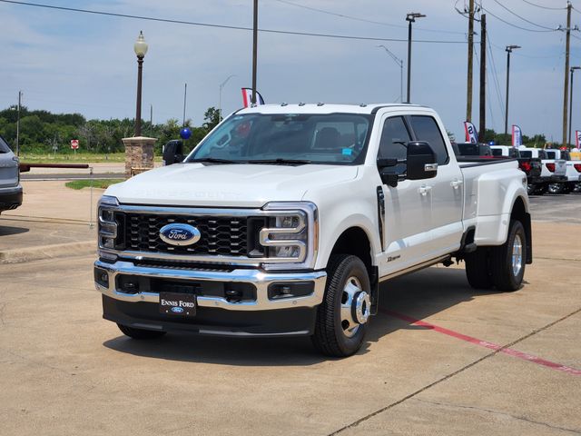 2025 Ford F-350 Lariat photo 4