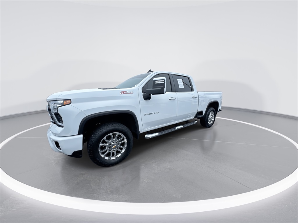 2025 Chevrolet Silverado 2500HD LT photo 4