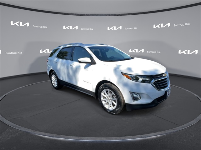 2020 Chevrolet Equinox LT photo 2