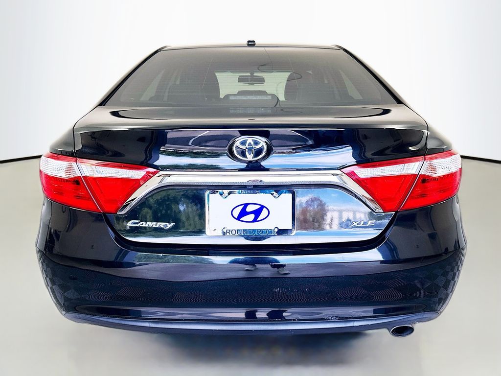2017 Toyota Camry XLE photo 6