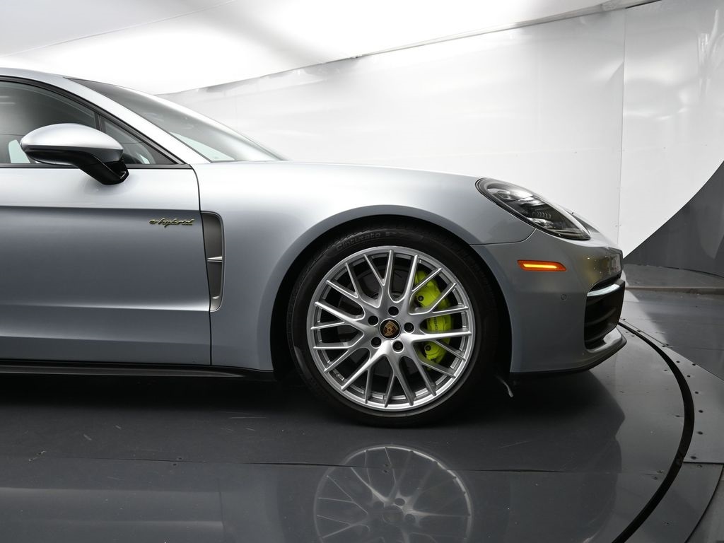 2022 Porsche Panamera E-Hybrid 4 photo 18