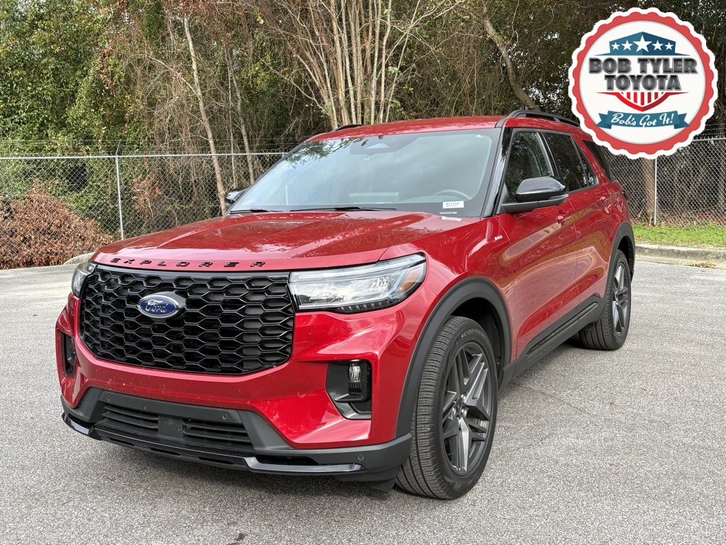 2025 Ford Explorer ST-LINE's photo
