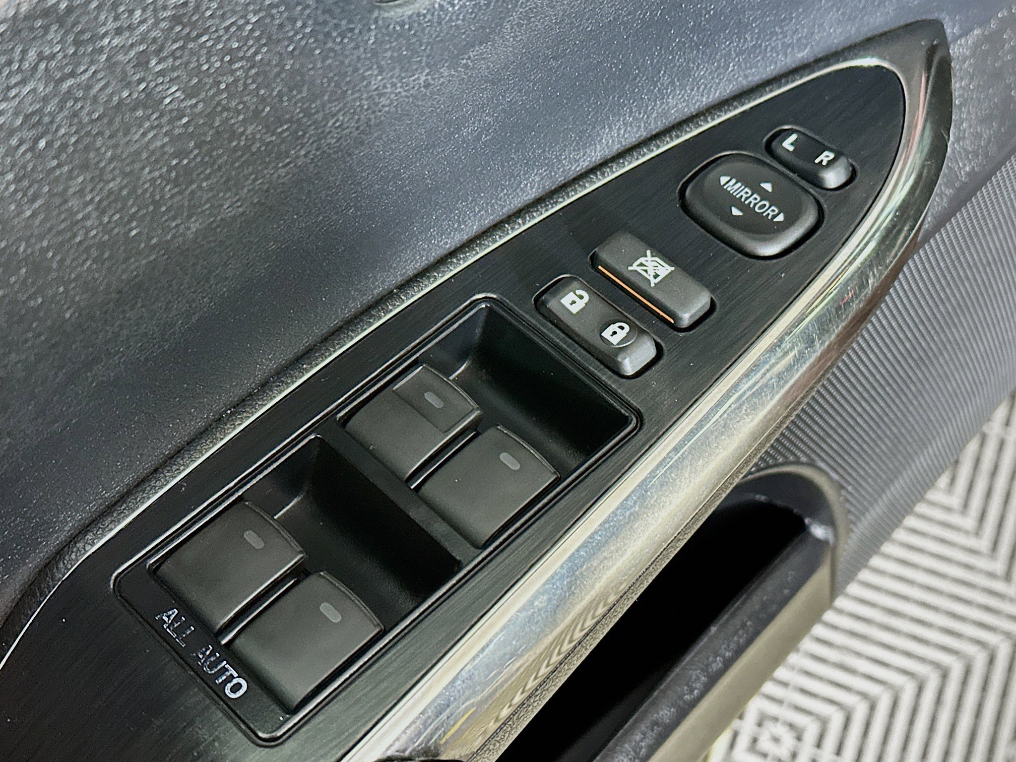 2013 Toyota Avalon Hybrid XLE Premium photo 12