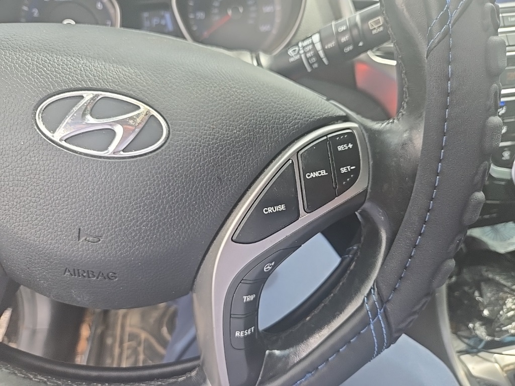 2013 Hyundai Elantra GT Base photo 9