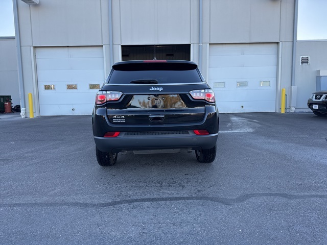 2023 Jeep Compass Sport photo 3