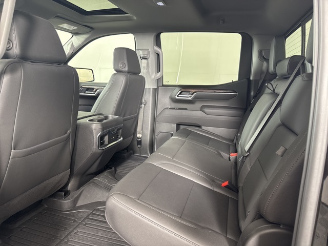 2025 Gmc Sierra 1500 SLT photo 12