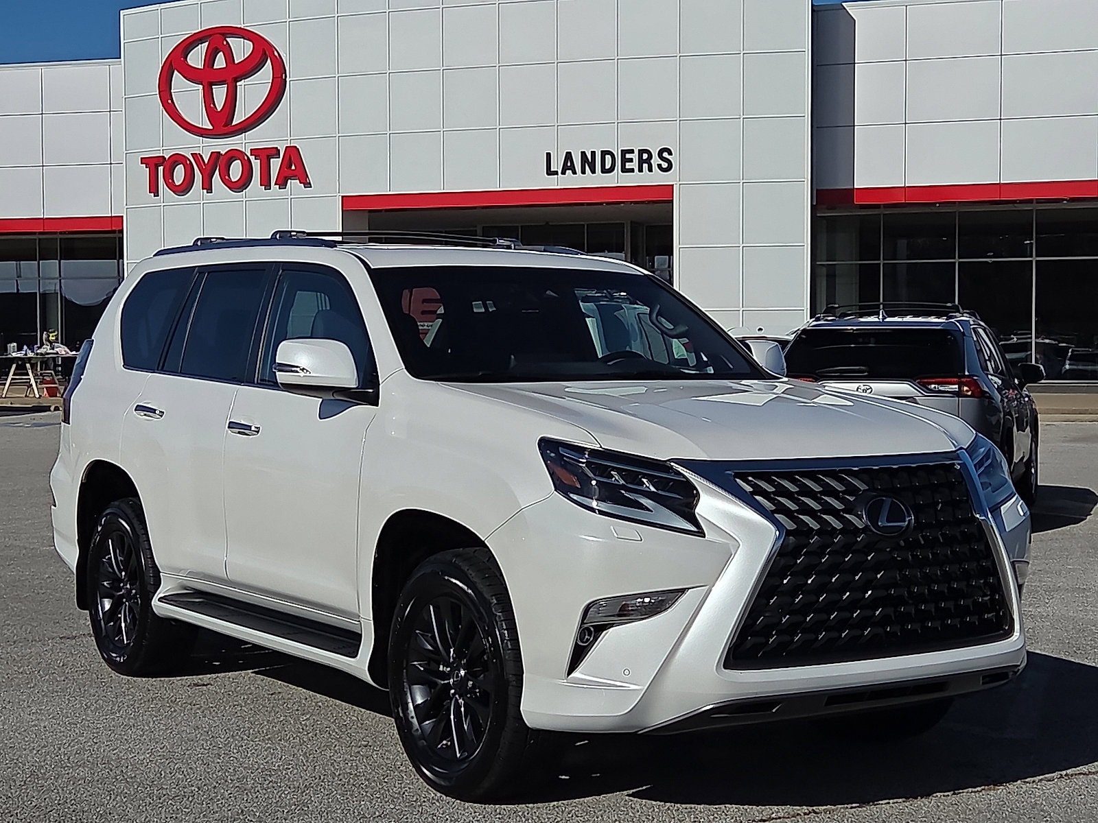2023 Lexus GX Premium's photo