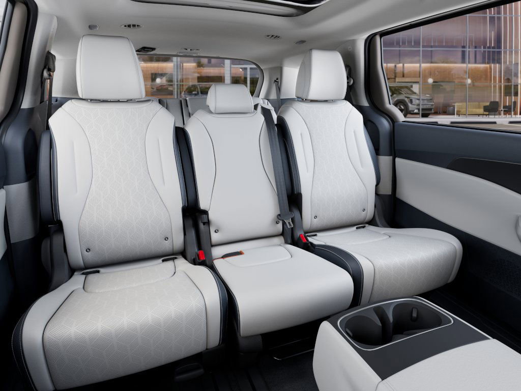 2026 Kia Carnival SX photo 15