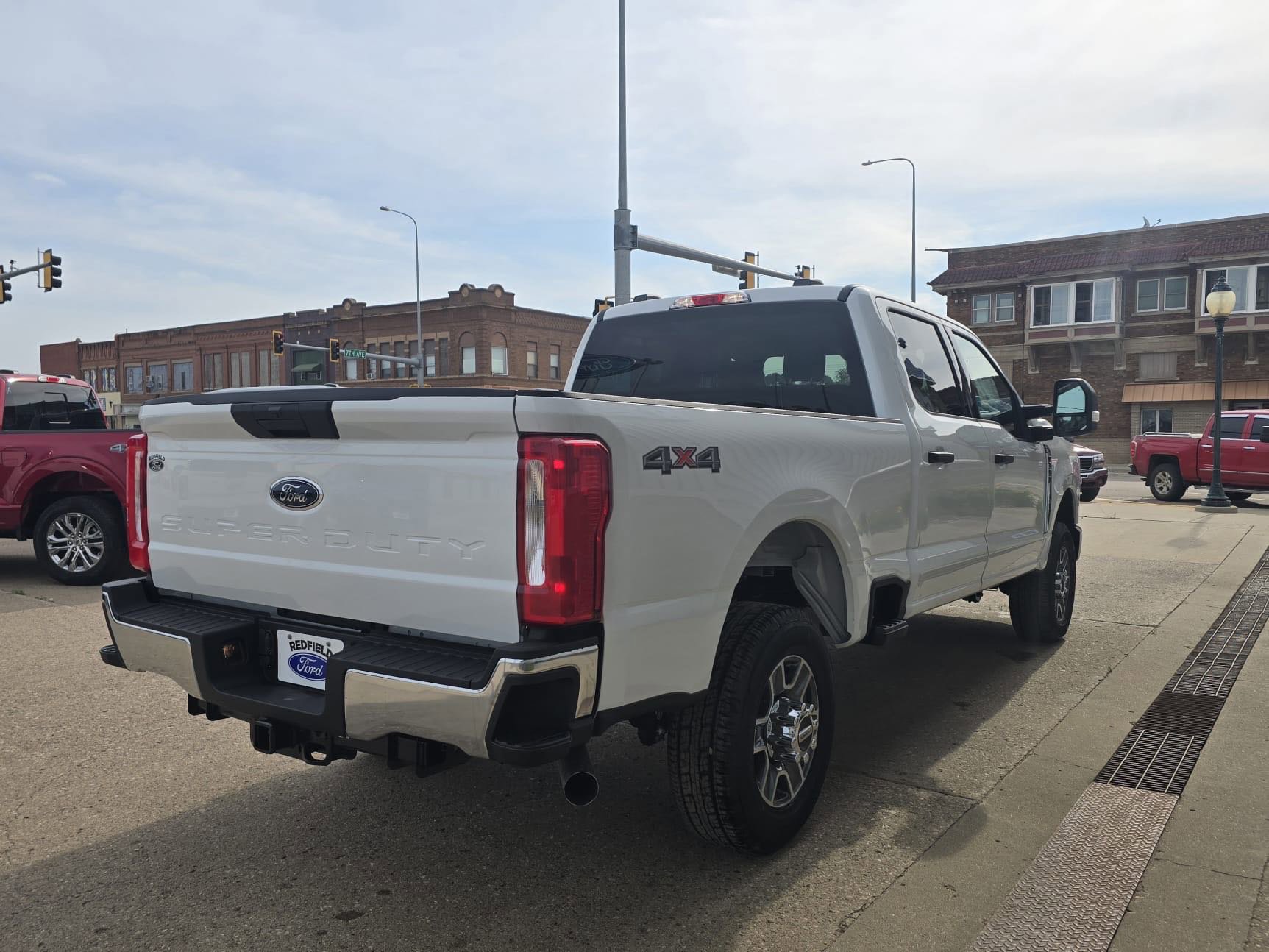 2025 Ford F-350 XLT photo 2