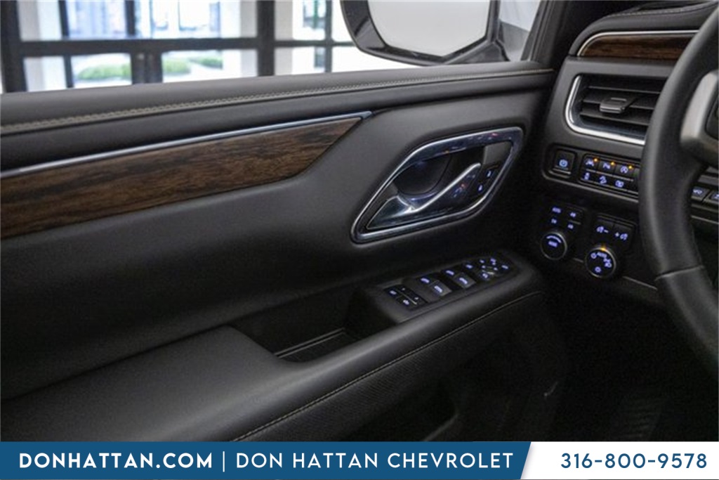 2023 Chevrolet Suburban Premier photo 4