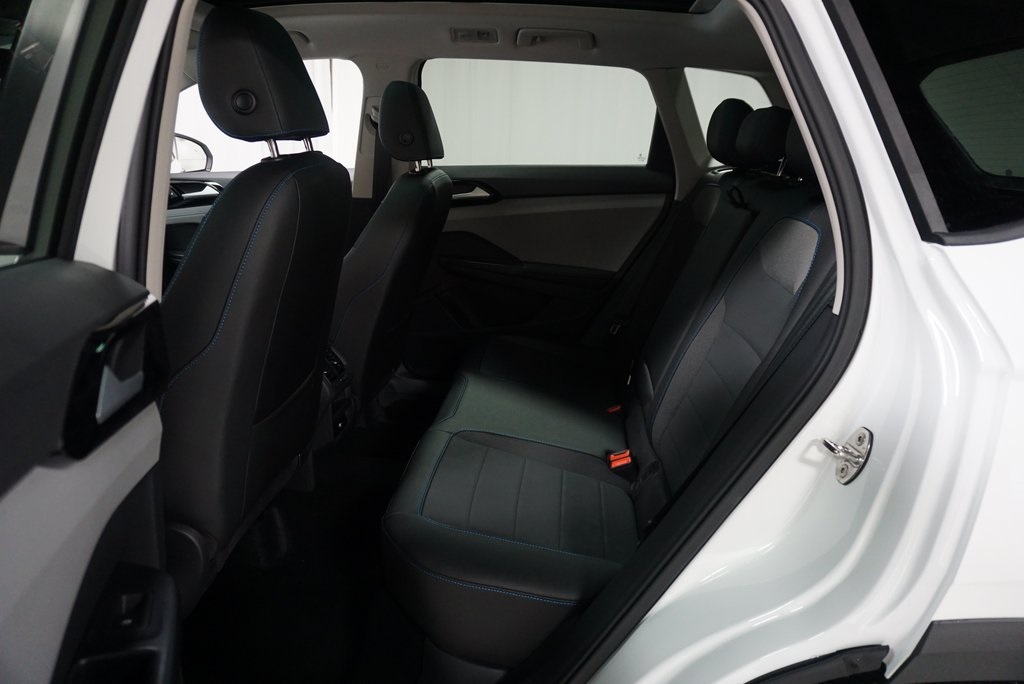 2024 Volkswagen Taos SE photo 13