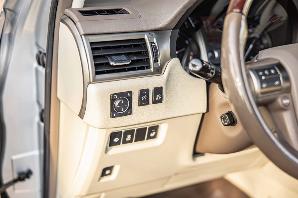 2017 LEXUS GX - Image 21