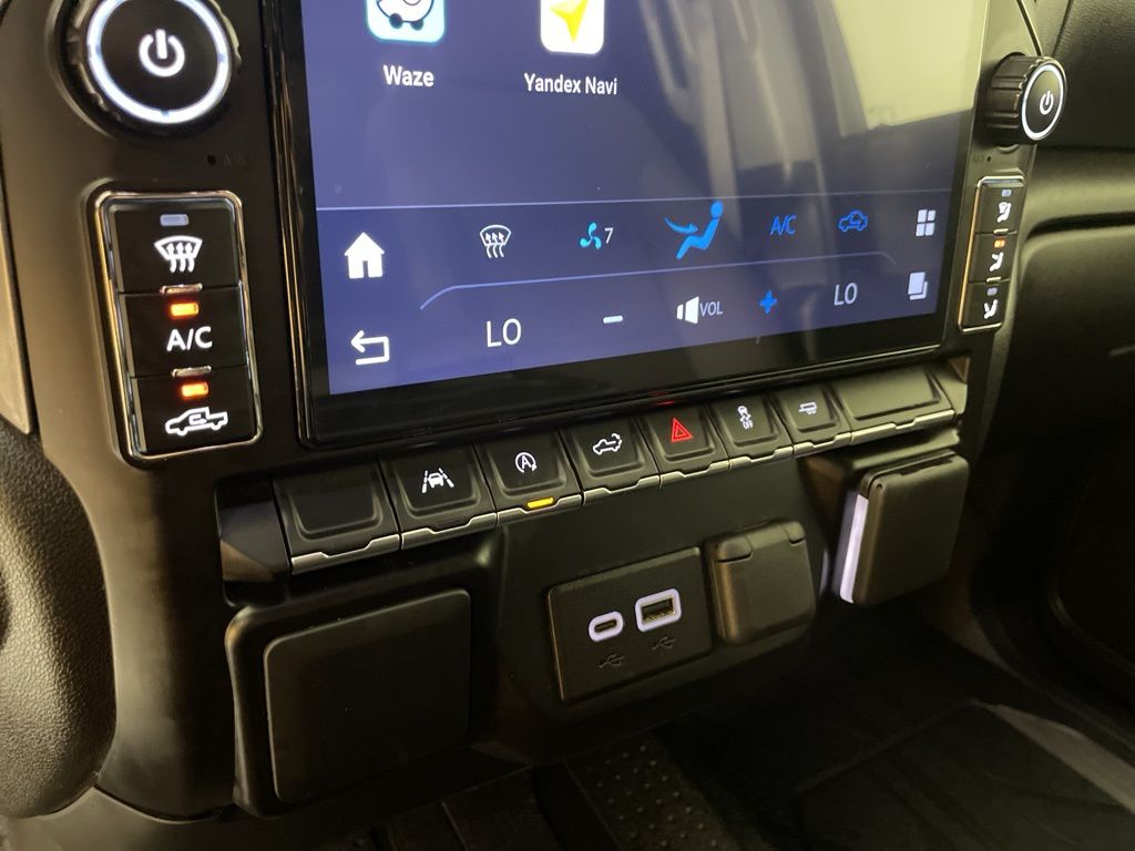 2024 Chevrolet Silverado 1500 Custom photo 24