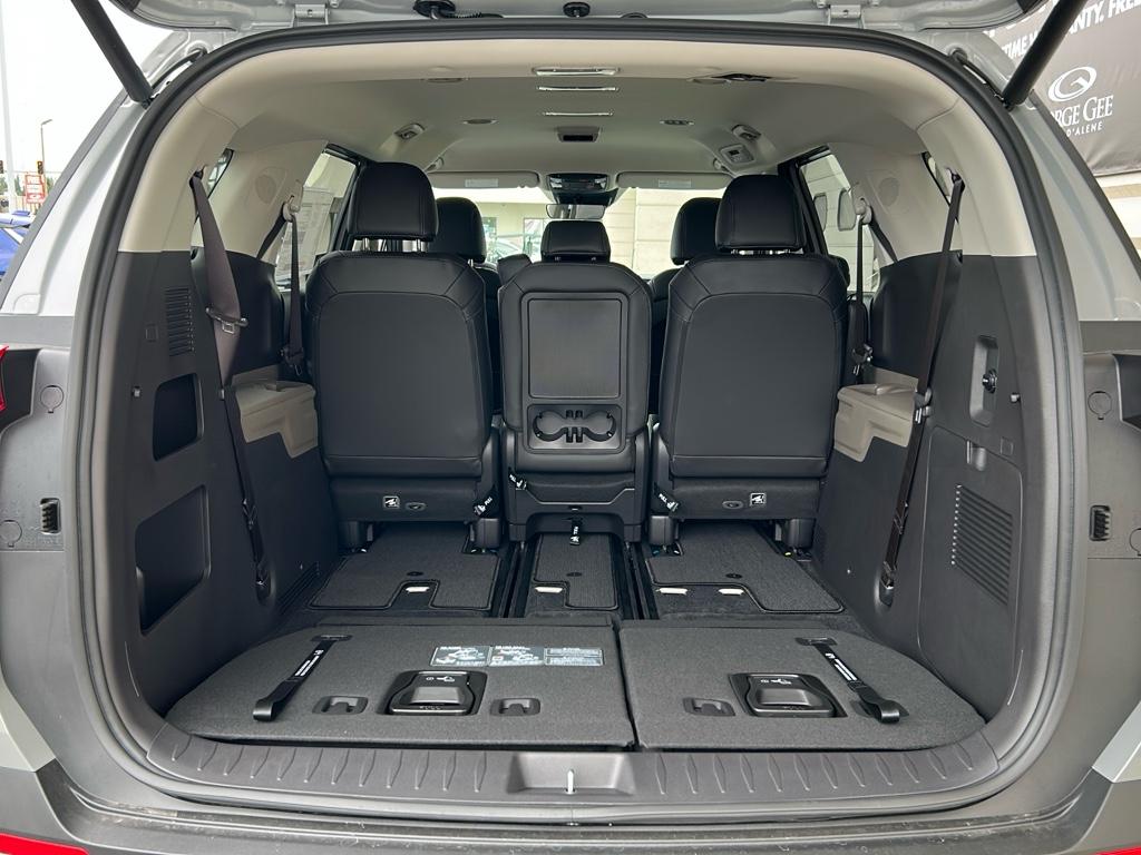 2026 Kia Carnival EX photo 11