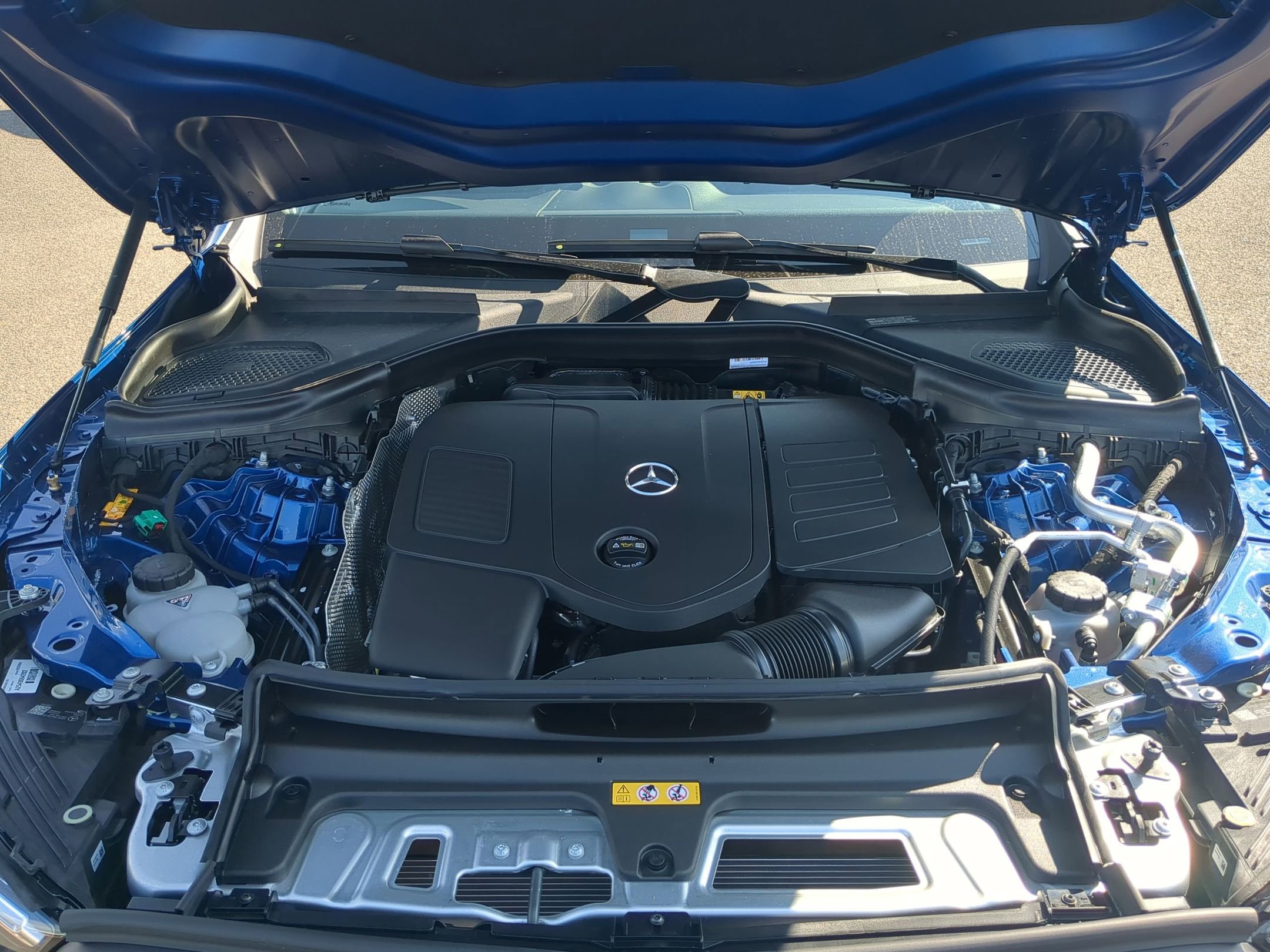 2026 Mercedes Benz GLC 350e 4MATIC photo 4