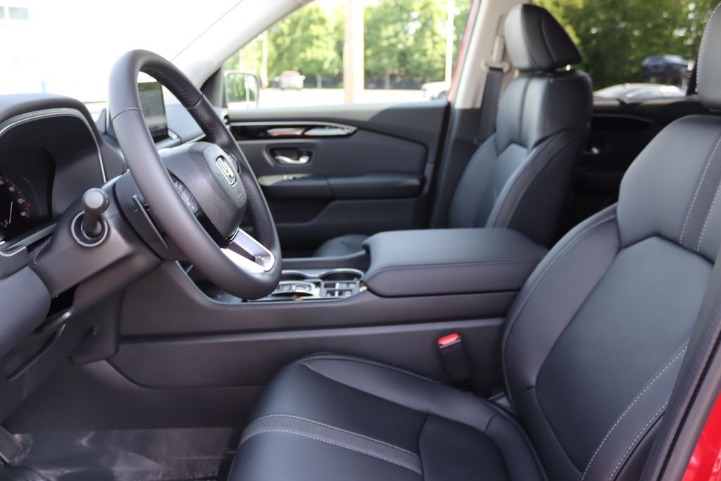 2025 Honda Pilot Touring photo 31