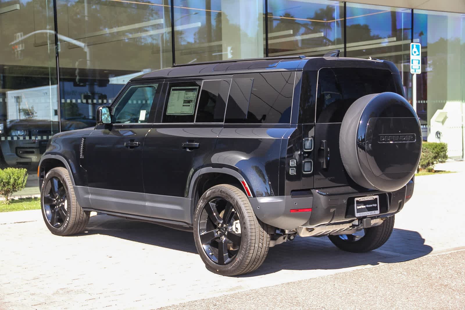 2026 Land Rover Defender 110 S photo 4