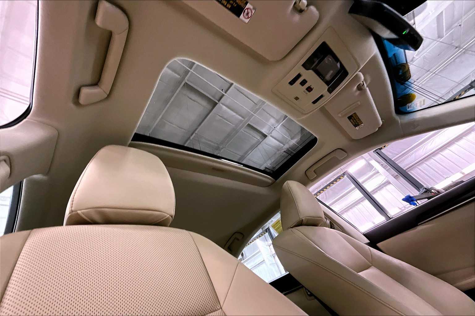 2017 Lexus ES 350 photo 13