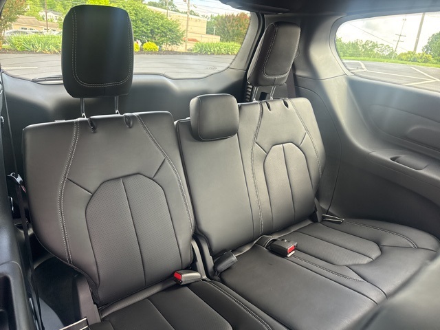 2025 Chrysler Voyager LX photo 10