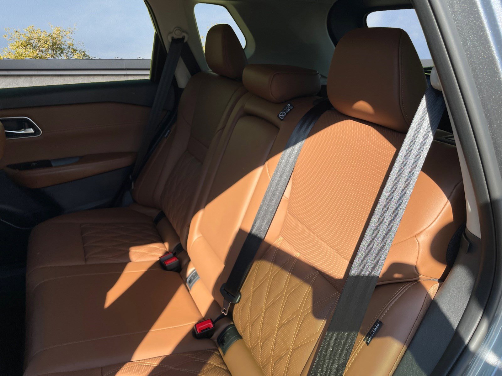 2025 Nissan Rogue Platinum photo 11