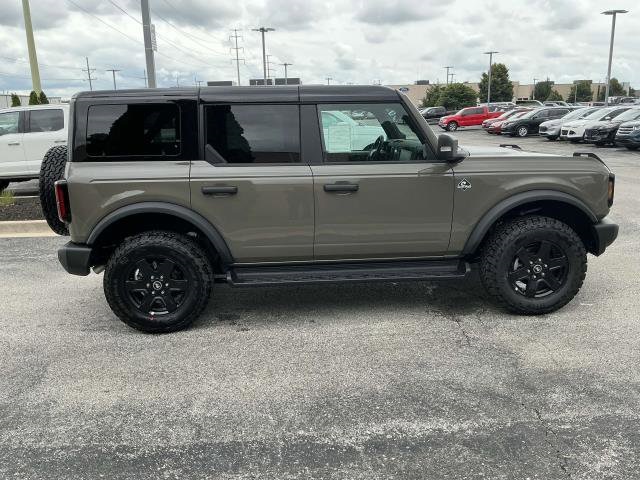 2025 Ford Bronco Outer Banks photo 6
