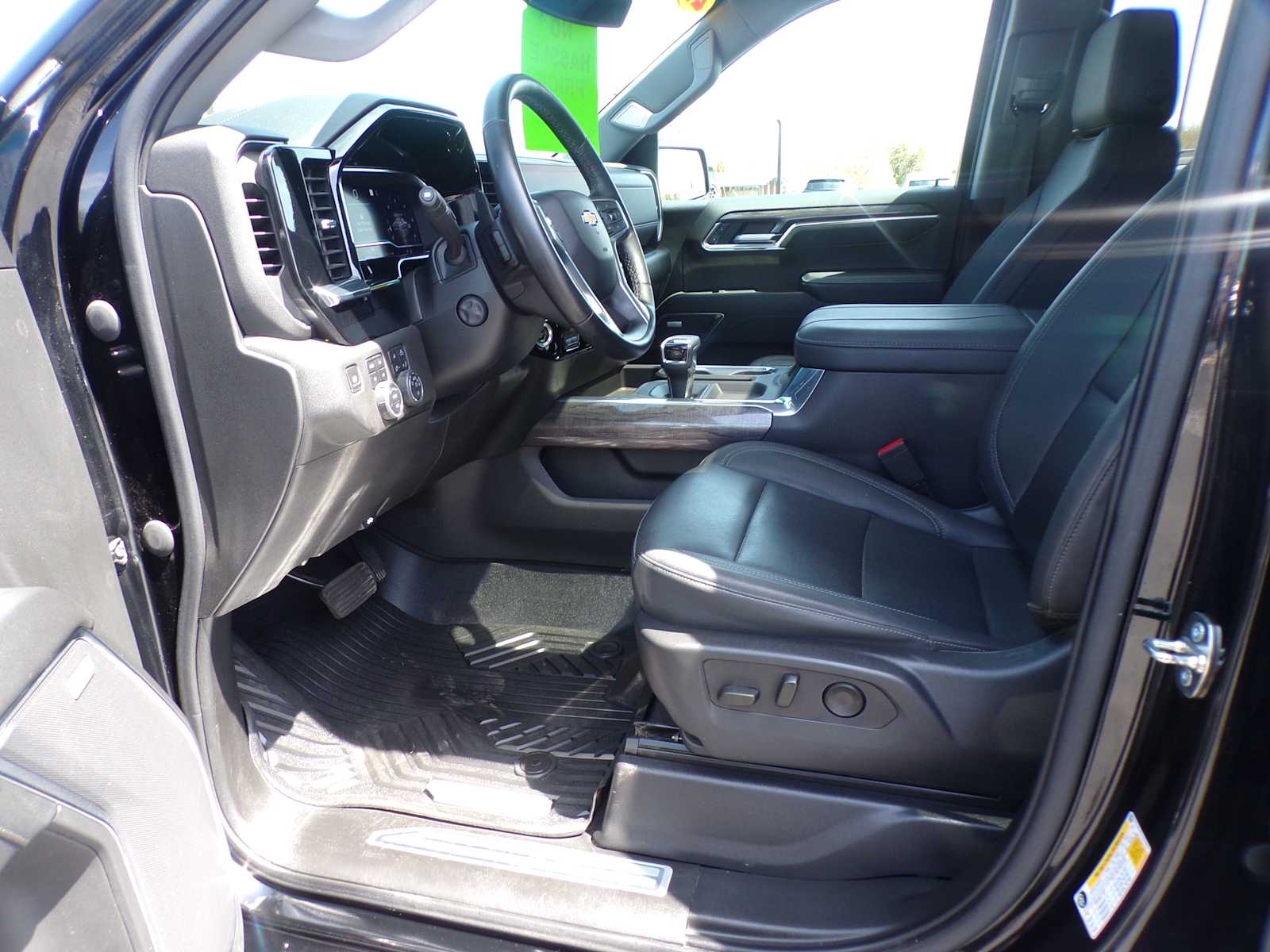 2023 Chevrolet Silverado 1500 LTZ photo 11