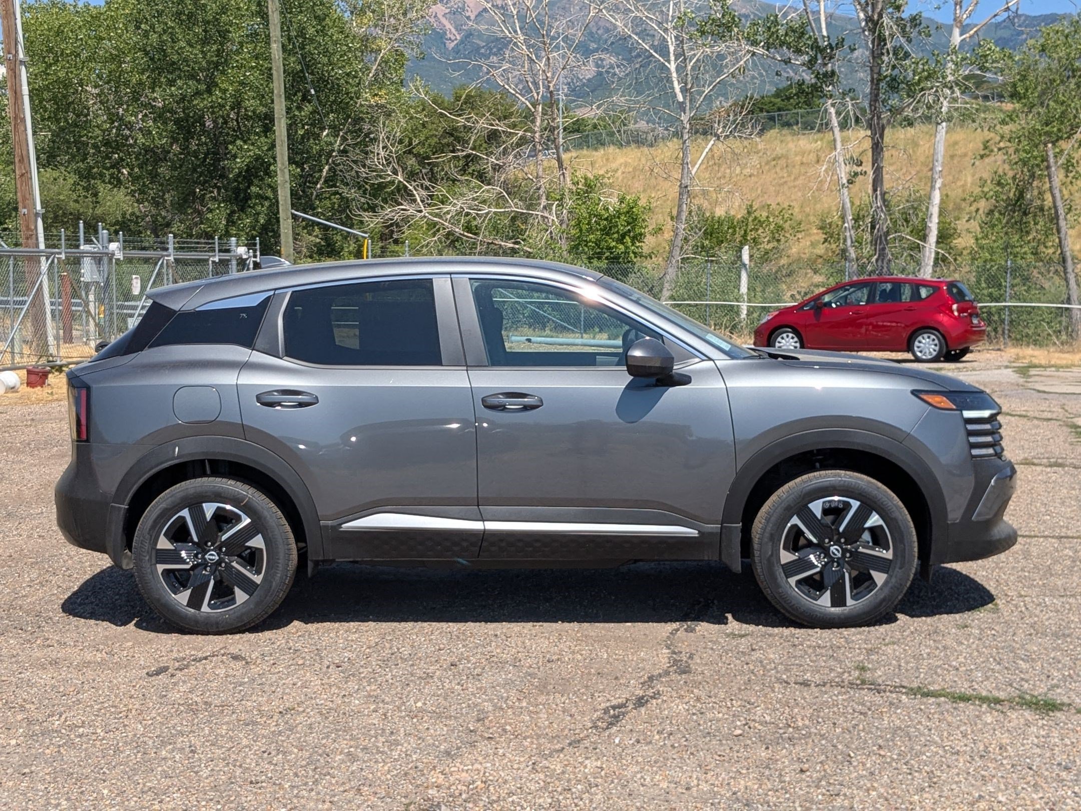 2025 Nissan Kicks SV photo 2