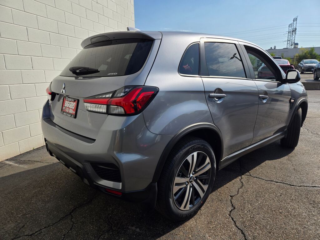 2025 Mitsubishi Outlander Sport ES photo 6