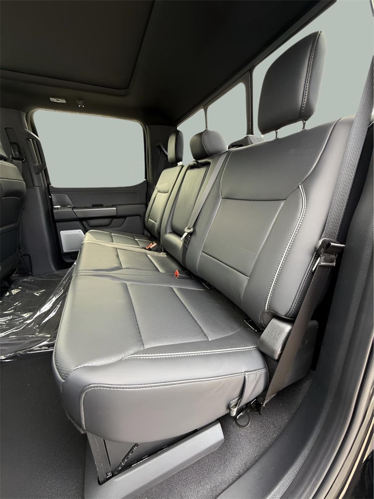 2025 Ford F-150 Lariat photo 17