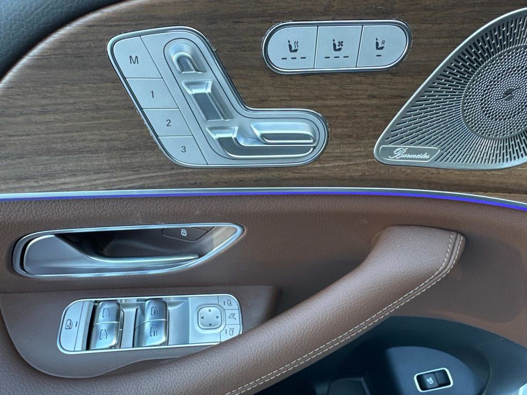 2026 Mercedes Benz GLS 450 4MATIC photo 28
