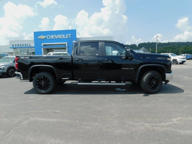 2025 Chevrolet Silverado 2500HD LT photo 9