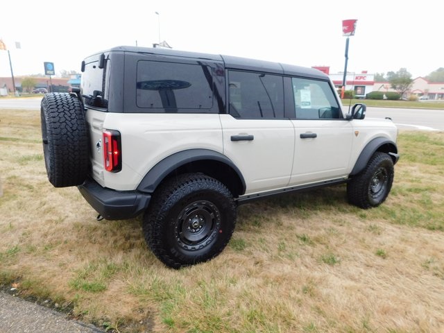 2025 Ford Bronco Badlands photo 2