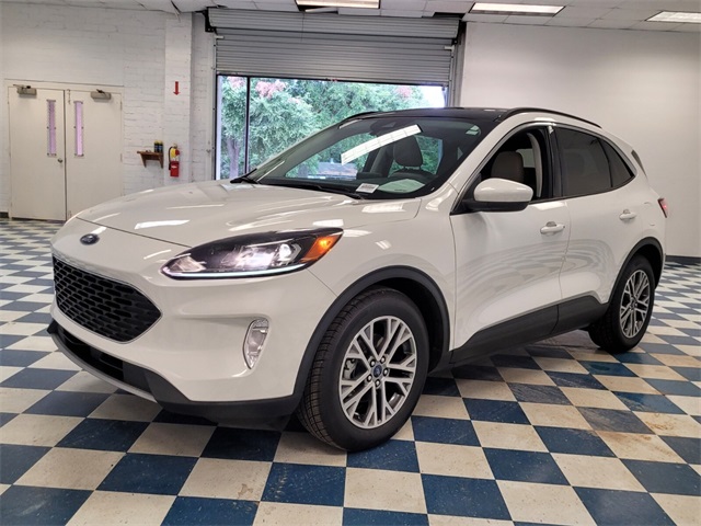 2022 Ford Escape SEL photo 3