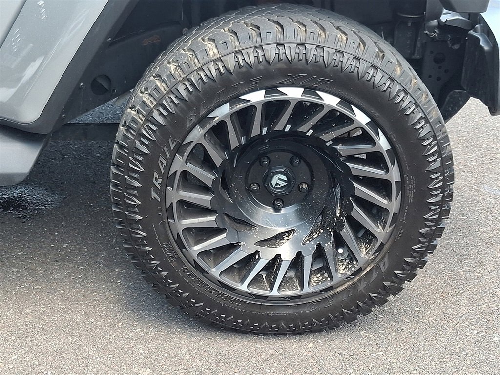 2021 Jeep Wrangler Unlimited Sahara photo 8