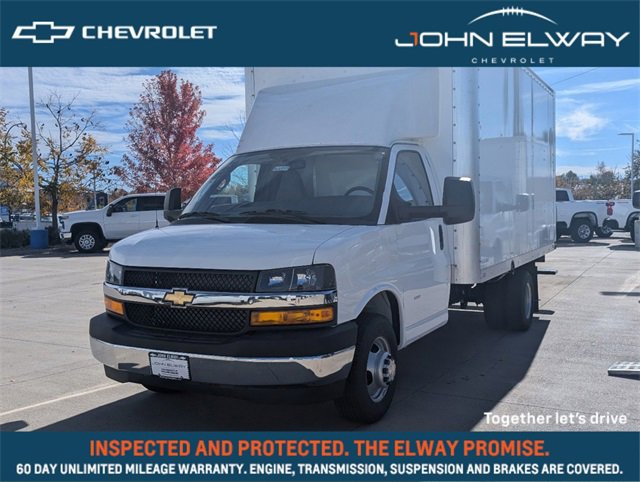 2024 Chevrolet Express Cutaway Base's photo