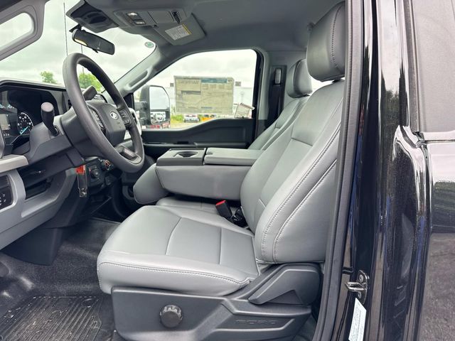 2024 Ford F-450 photo 4