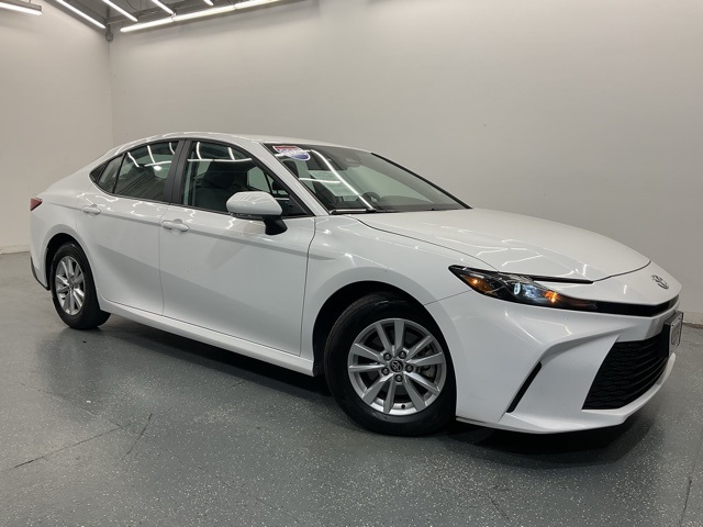 2025 Toyota Camry LE photo 2