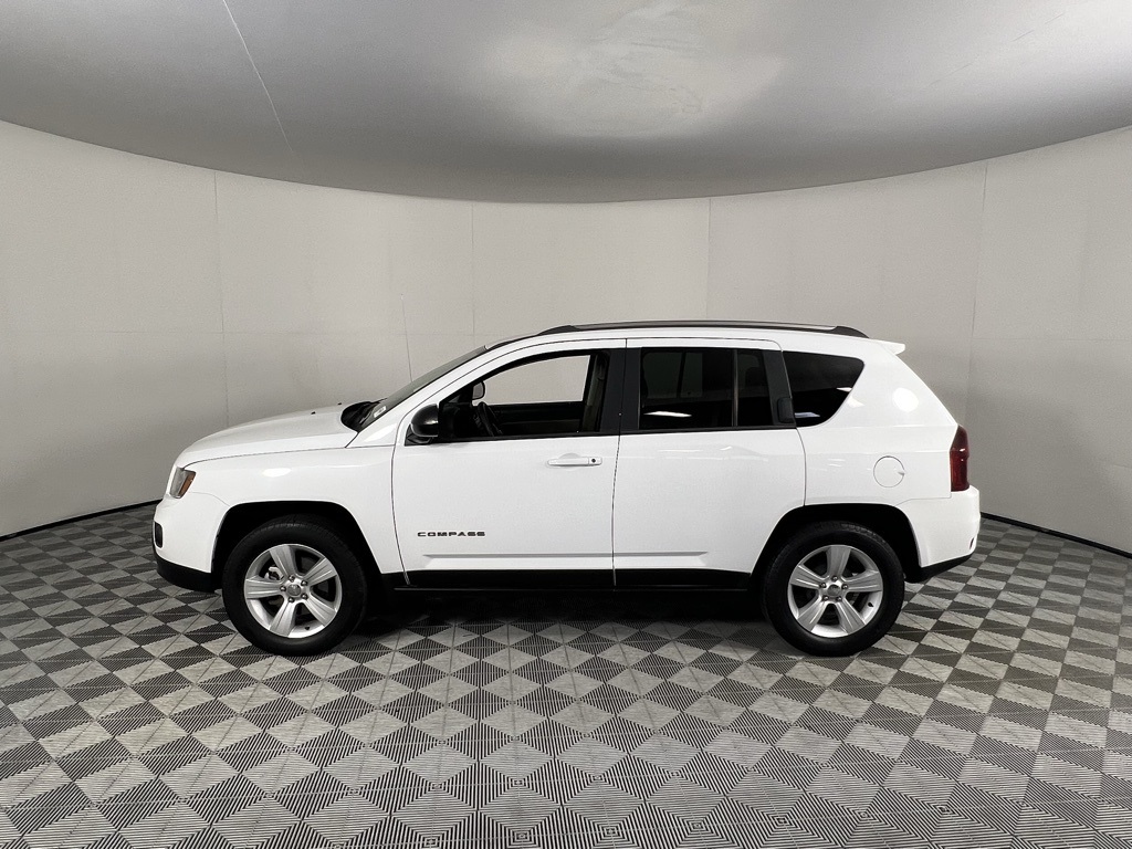 2014 Jeep Compass Sport photo 8