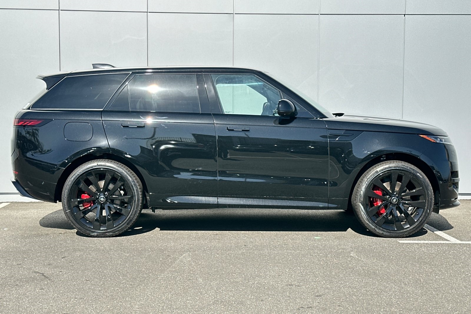 2025 Land Rover Range Rover Sport SE photo 7