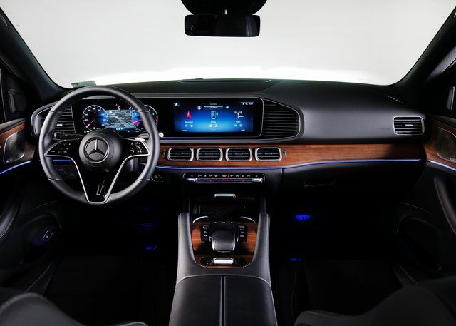 2025 Mercedes Benz GLE 580 4MATIC photo 4
