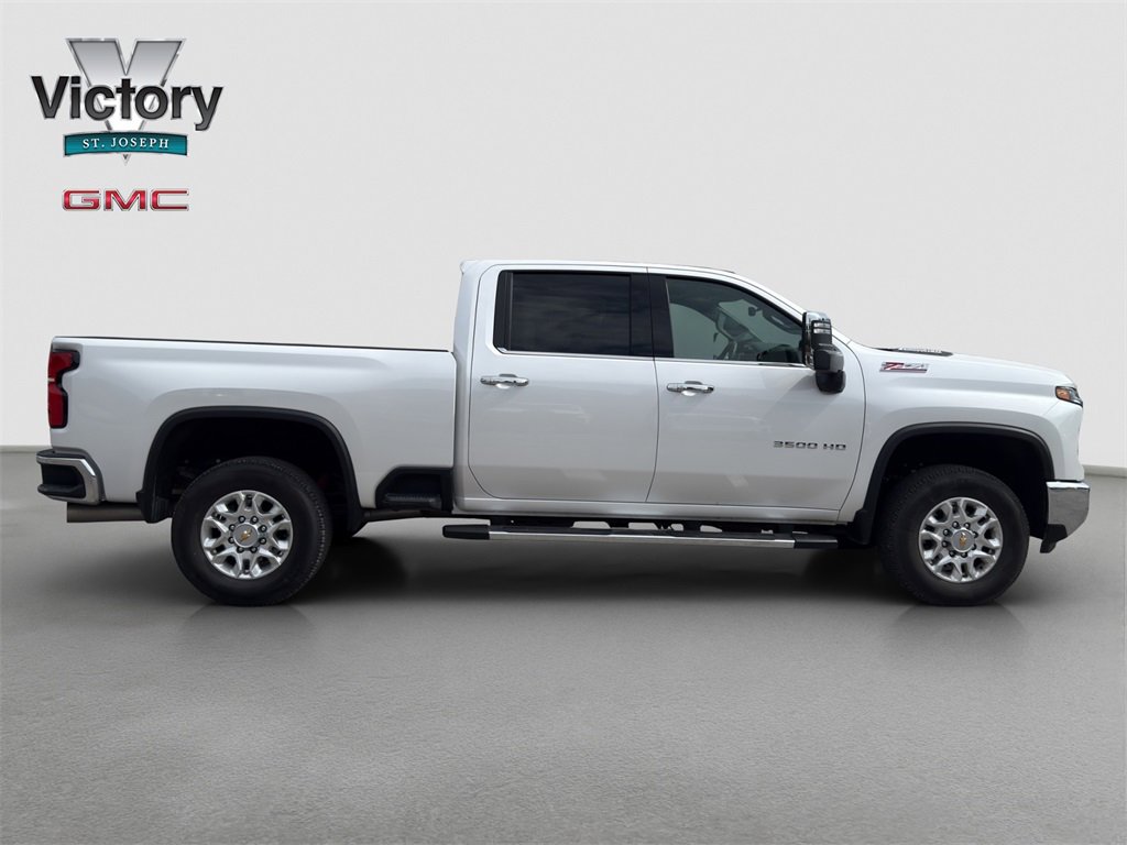 2024 Chevrolet Silverado LTZ photo 15