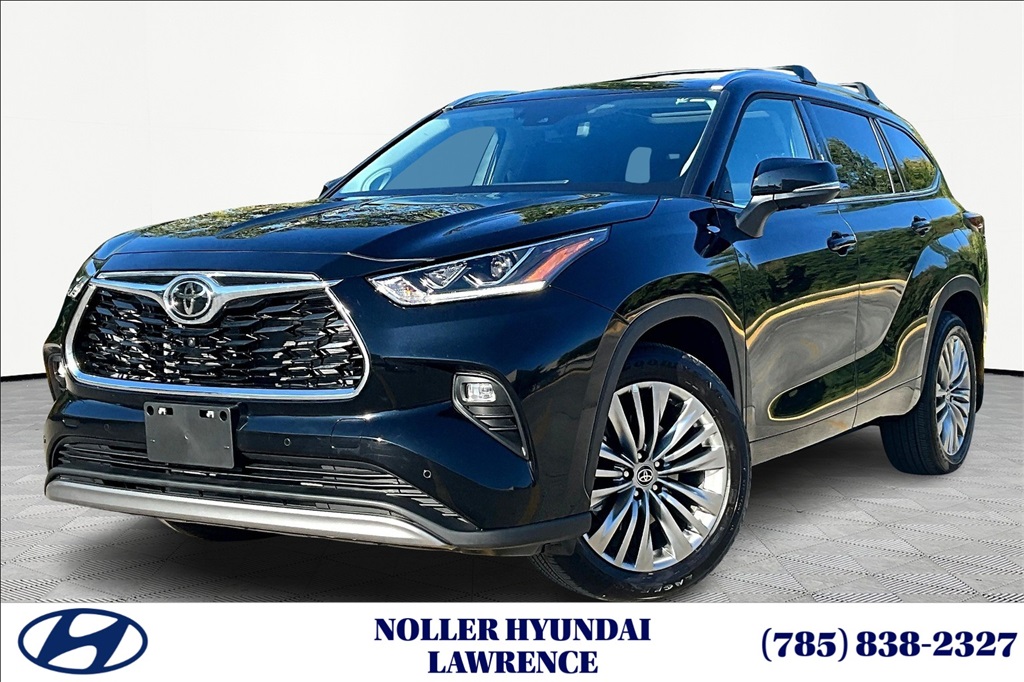 2025 Toyota Highlander Platinum's photo