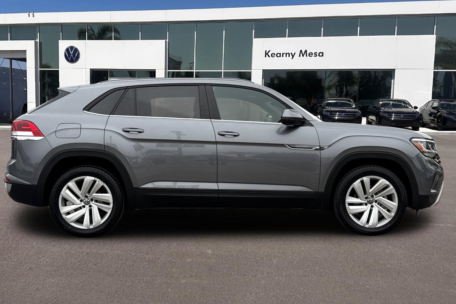 2021 Volkswagen Atlas Cross Sport SE Technology photo 3