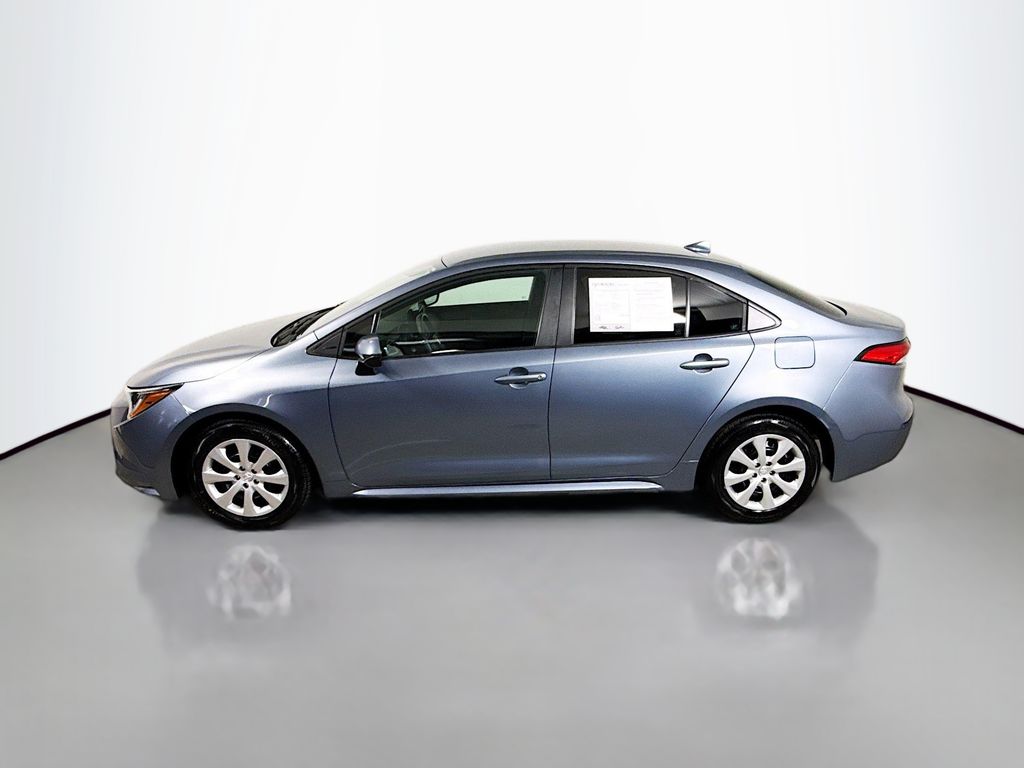 2024 Toyota Corolla LE photo 4
