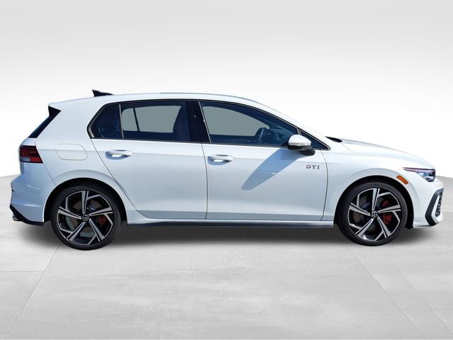 2025 Volkswagen Golf GTI SE photo 2