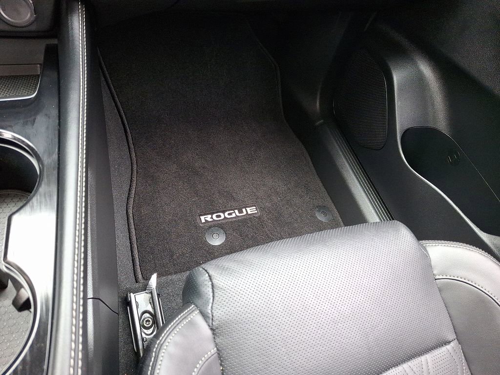 2024 Nissan Rogue Platinum photo 27