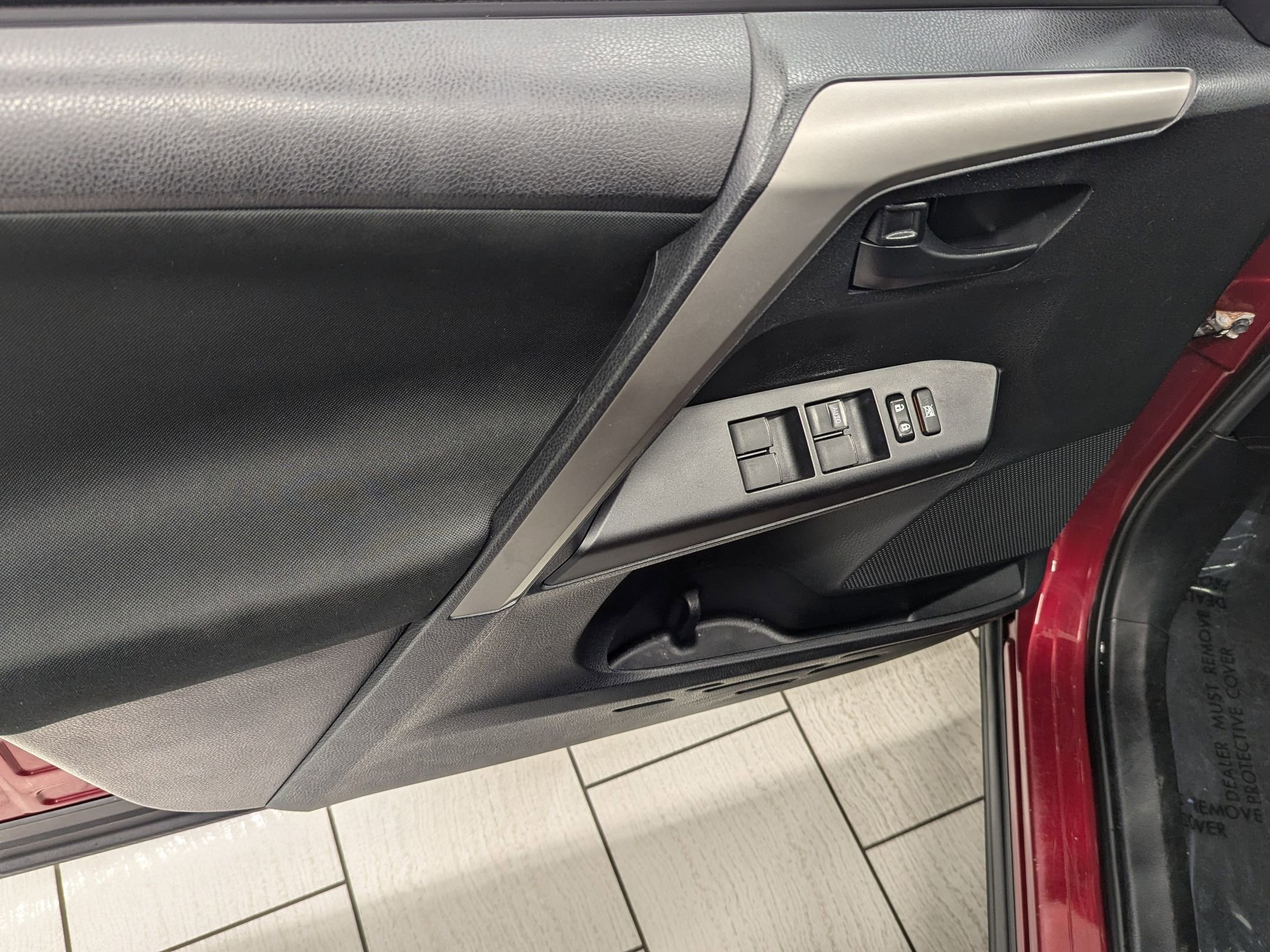 2018 Toyota RAV4 LE photo 16