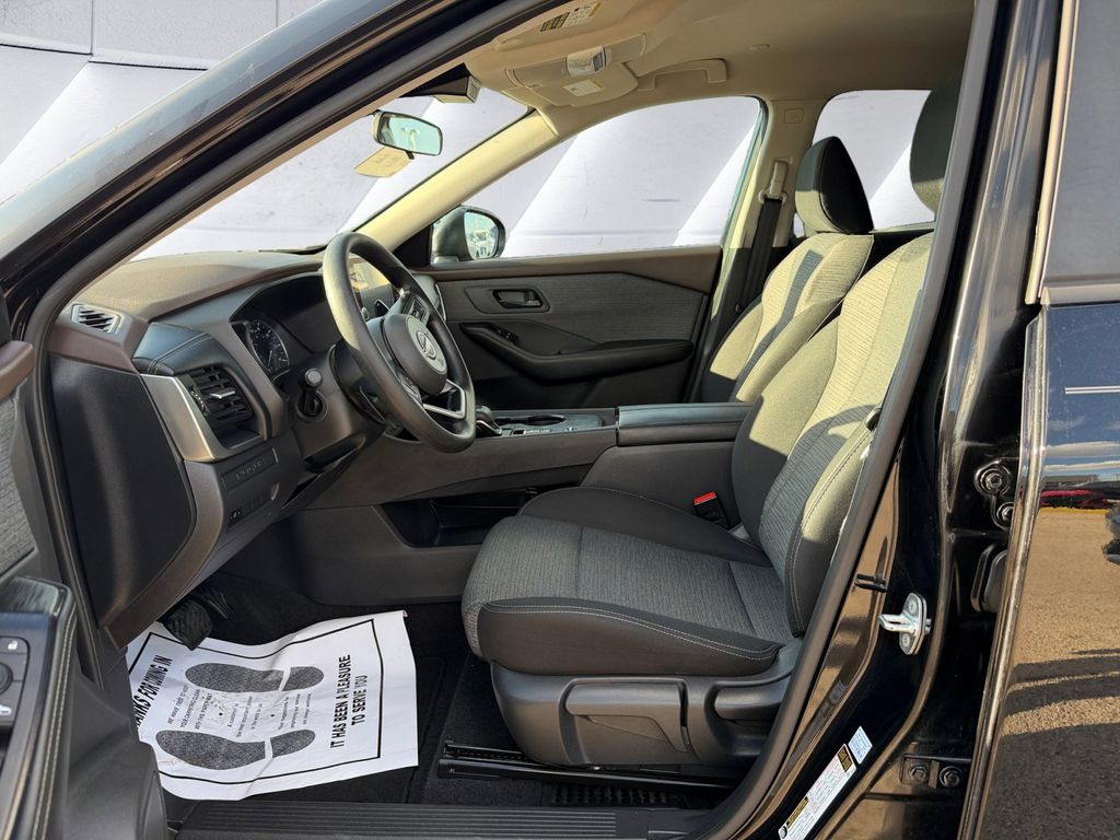 2022 Nissan Rogue S photo 7